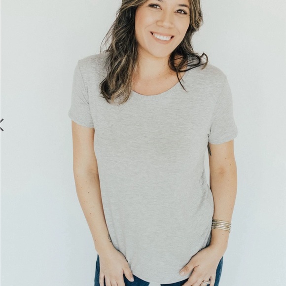 (Set of 4) Carly Jean Los Angelos Favorite Scoop Neck Tee - Picture 3 of 16